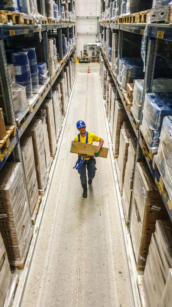 Gerüstbauer bei der Arbeit in der Höhe – Rohrgerüstbau Pronin Hamburg